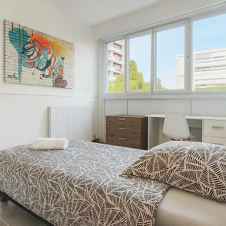 Elegant Rez-de-jardin 4 A *