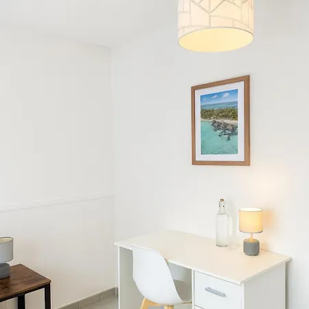 Apartment Elegant Rez-de-jardin 4 A