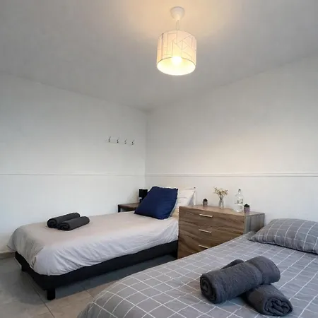 Elegant Rez-de-jardin 4 A * Анже