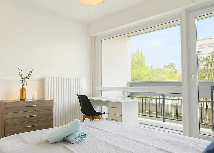 Elegant Rez-de-jardin 4 A