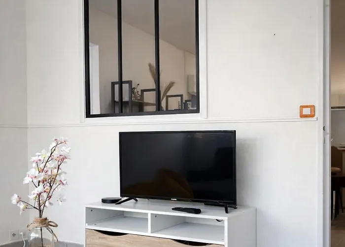 Lägenhet Elegant Rez-de-jardin 4 A *